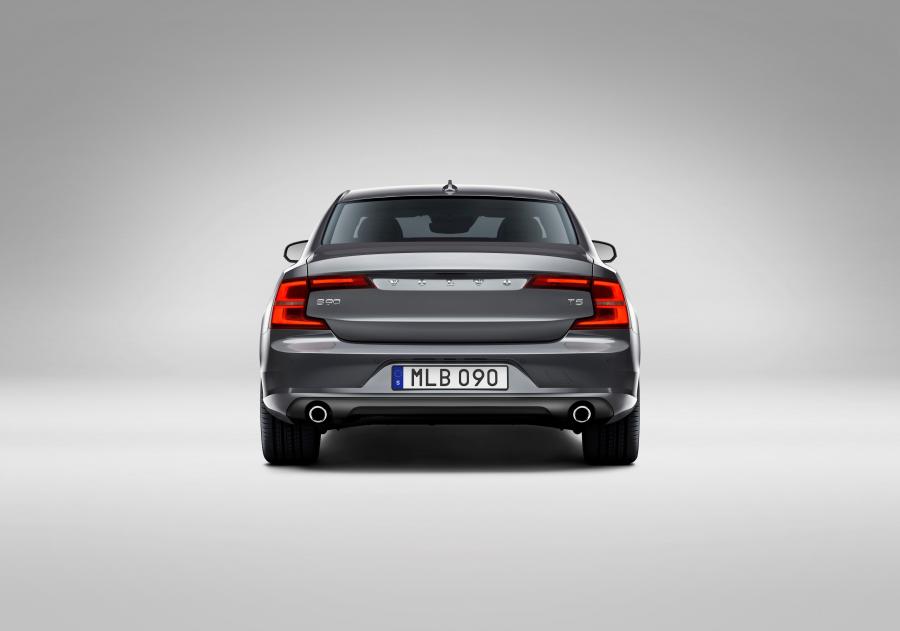  Volvo S90 T5 Momentum 2016 года  (фото 4 из 7)